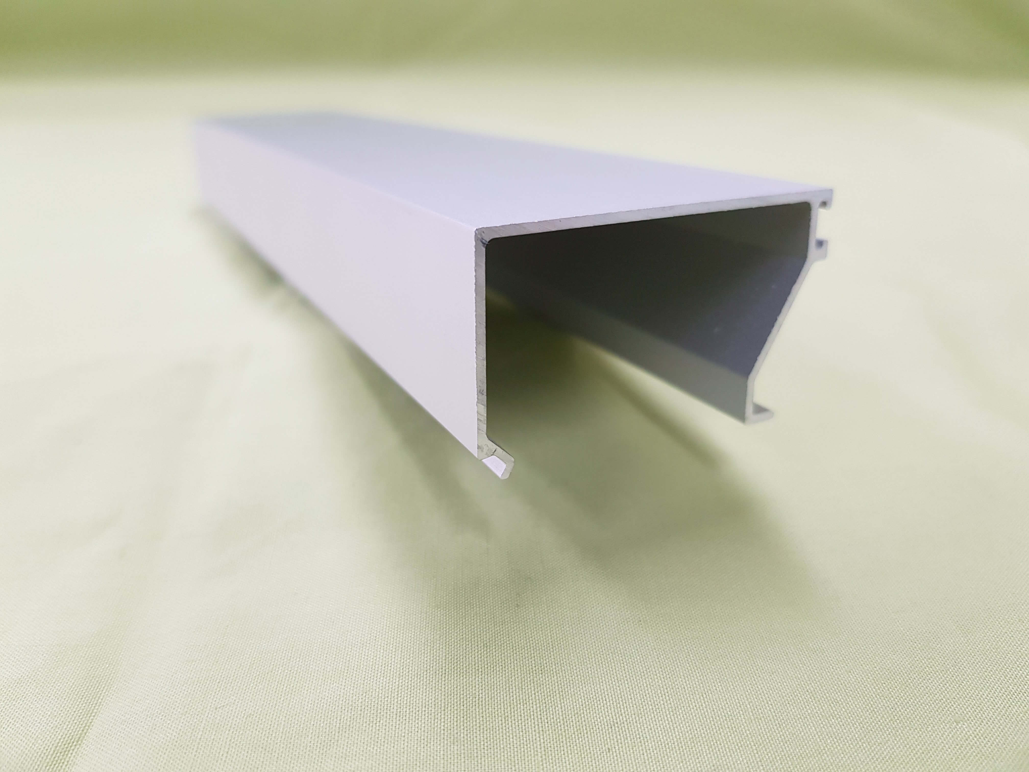 SHOPFRONT 100X44 SQUARE BEAD CA 6500