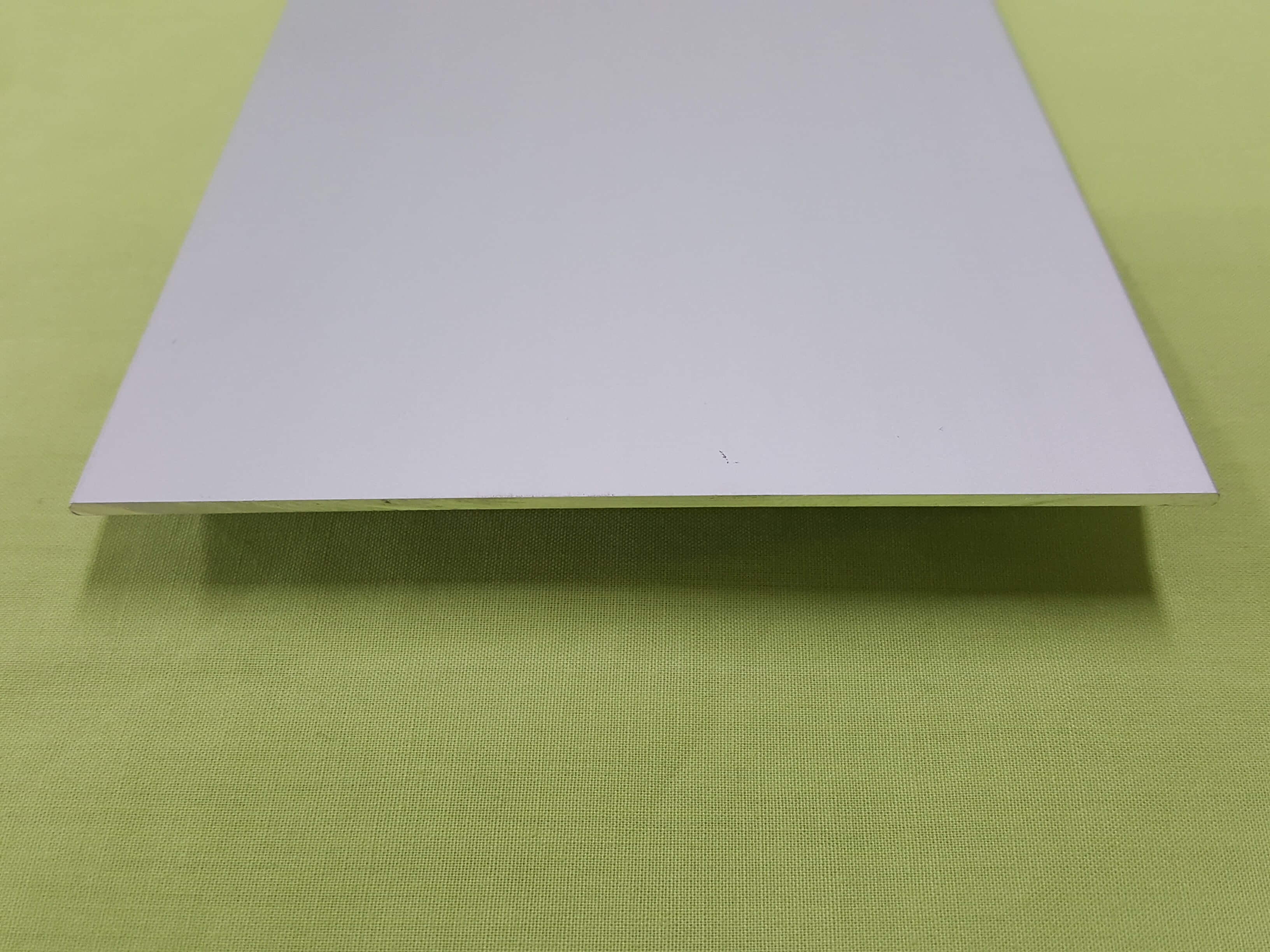 100mm FLAT ALUMINIUM SKIRTING CA 3600