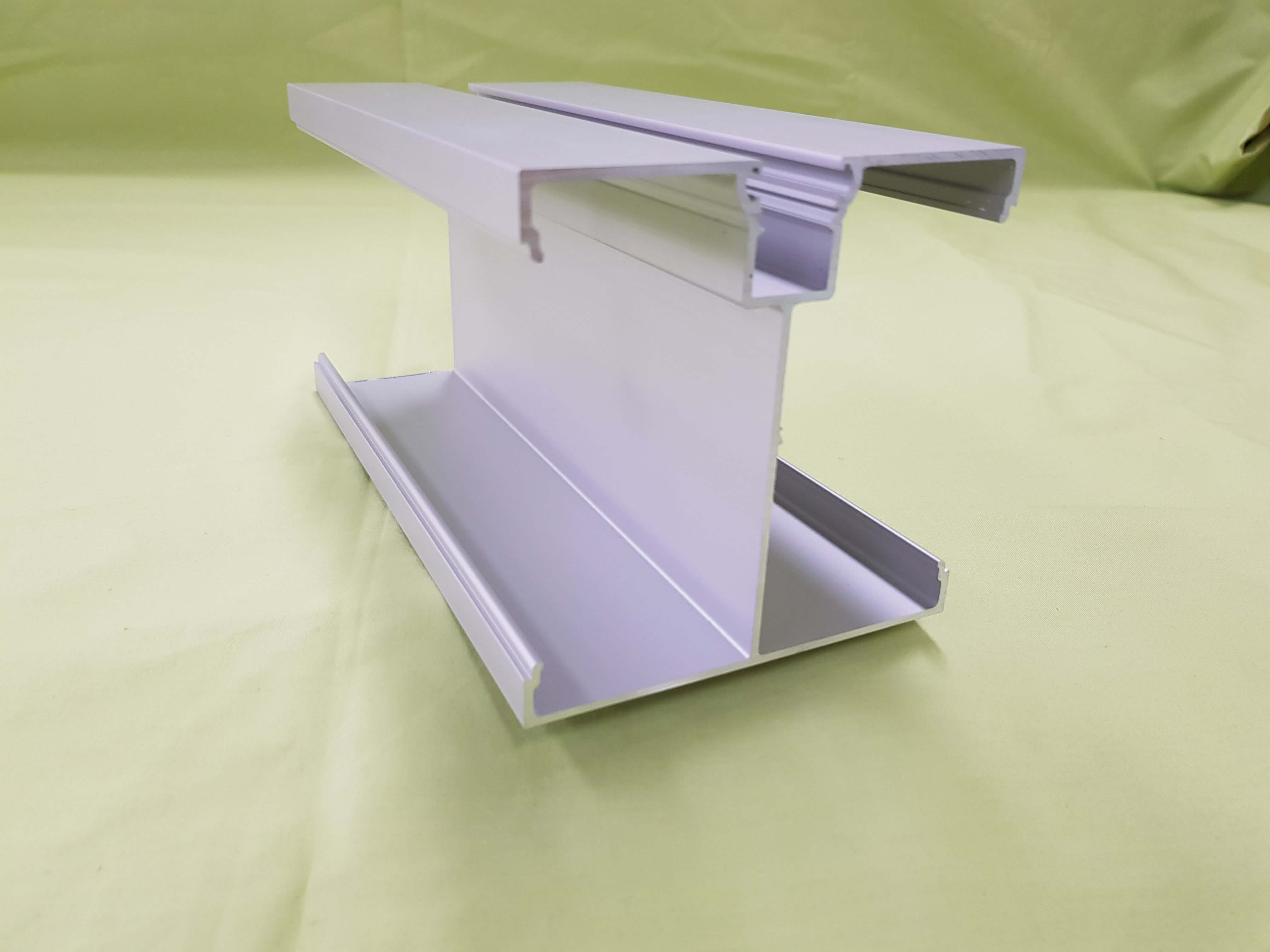 SHOPFRONT 100mm 3WAY CORNER POST CA 6500