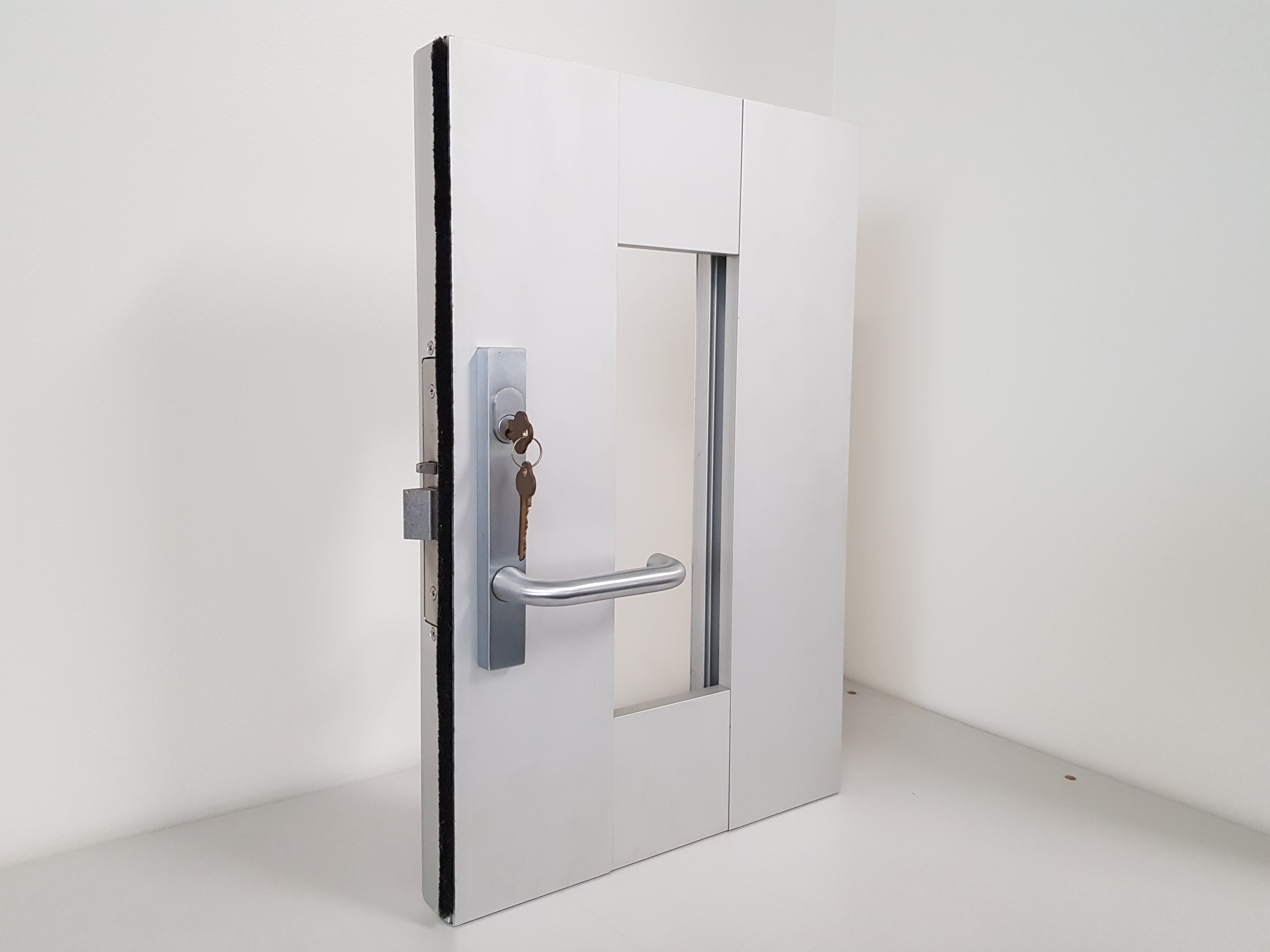 SUPREME 45X131W ALUMINIUM DOOR CA 2100 X 920