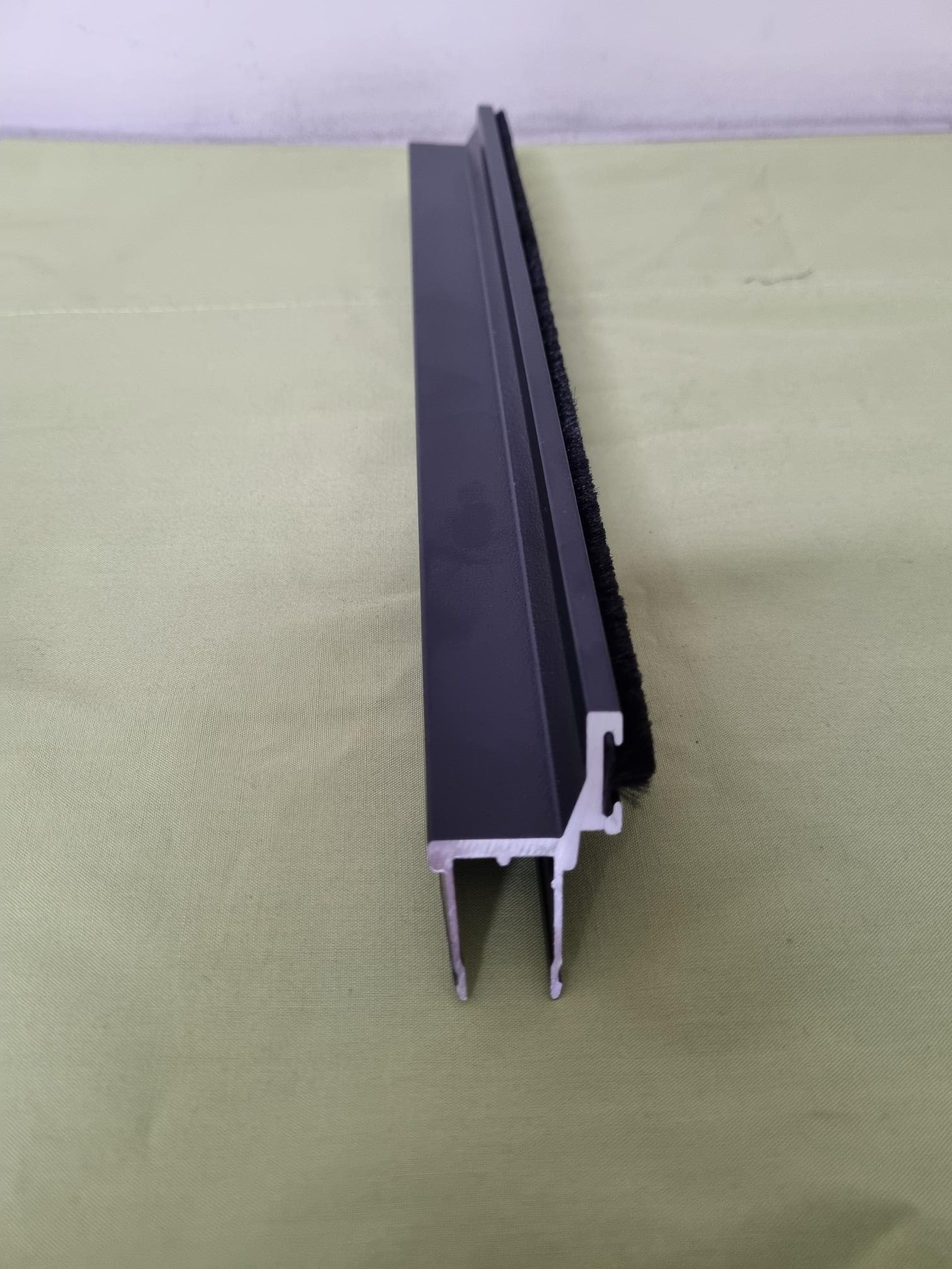 SUPREME 76 DOORSTOP BLACK 2760