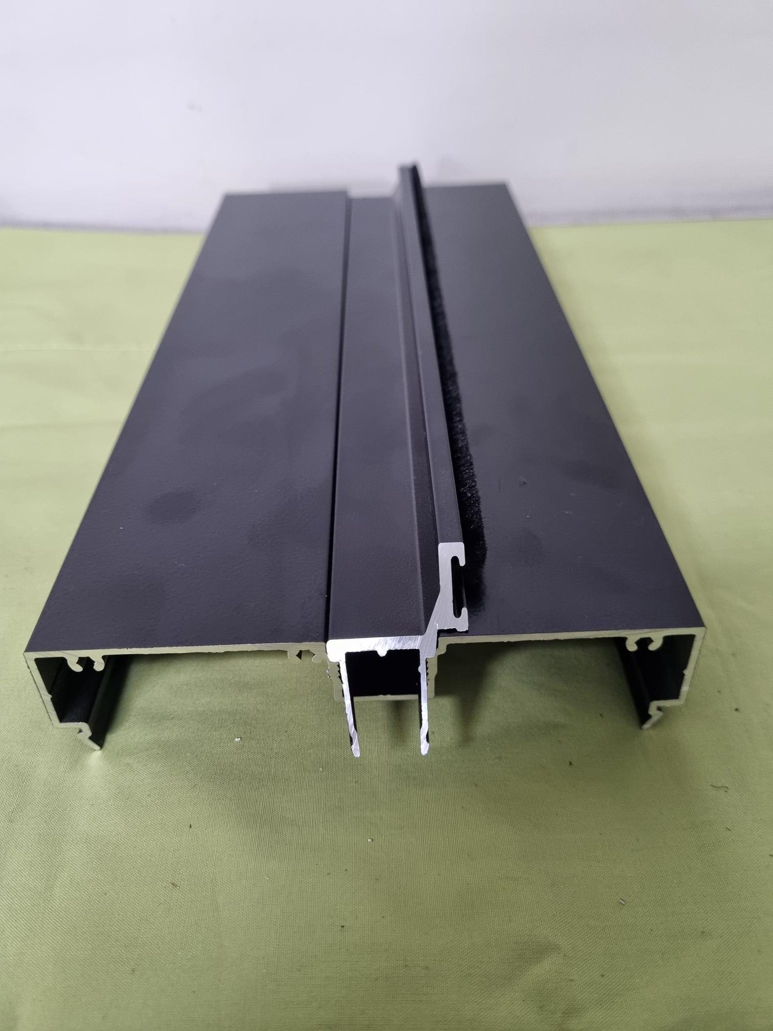 SUPREME 76 DOOR FRAME KIT WITH MATING HEAD BLACK 2750 X 927